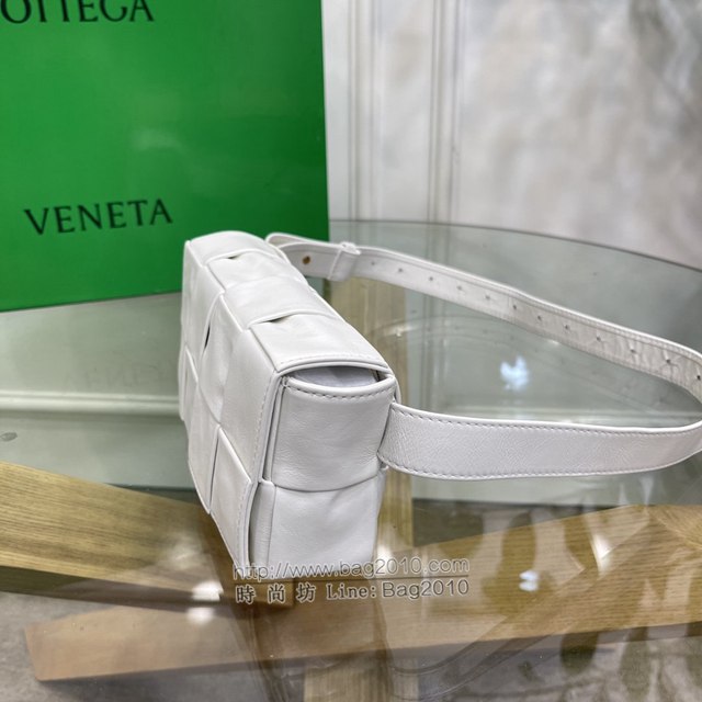 Bottega veneta高端女包 KF0023 寶緹嘉爆款白色CASSETTE腰包 BV經典款四格腰包/胸包/斜挎包/單肩包  gxz1396
